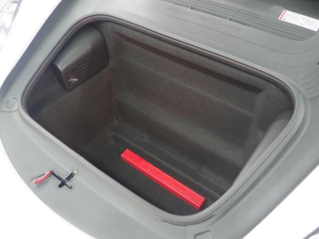 ７１８ケイマン ７１８ケイマンＳ　純正ナビ　ドラレコ　クルコン　ＥＴＣ　ワンオーナー　スポーツクロノパッケージ　ハーフレザーシート　２０インチアルミ　エアバッグ　パワーステアリング　パワーウィンドウ　革巻きステアリング　禁煙車（46枚目）