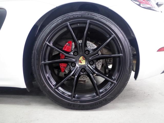 ７１８ケイマン ７１８ケイマンＳ　純正ナビ　ドラレコ　クルコン　ＥＴＣ　ワンオーナー　スポーツクロノパッケージ　ハーフレザーシート　２０インチアルミ　エアバッグ　パワーステアリング　パワーウィンドウ　革巻きステアリング　禁煙車（56枚目）