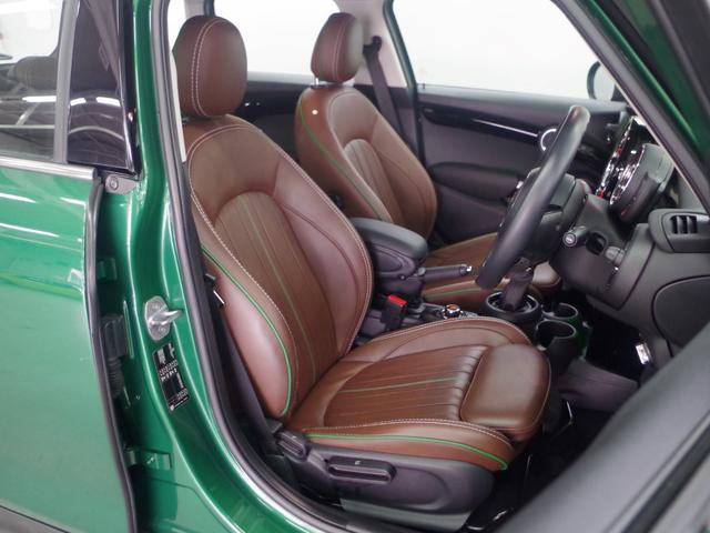 MINI クーパーD 60イヤーズエディション ブラウンレザーシート 純正ナビ バックカメラ クルーズコントロール ETC 前後障害物センサー コンフォートアクセス シートヒーター 衝突軽減ブレーキ Bluetooth 純正17インチアルミ(3枚目)