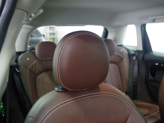 MINI クーパーD 60イヤーズエディション ブラウンレザーシート 純正ナビ バックカメラ クルーズコントロール ETC 前後障害物センサー コンフォートアクセス シートヒーター 衝突軽減ブレーキ Bluetooth 純正17インチアルミ(4枚目)