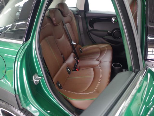 MINI クーパーD 60イヤーズエディション ブラウンレザーシート 純正ナビ バックカメラ クルーズコントロール ETC 前後障害物センサー コンフォートアクセス シートヒーター 衝突軽減ブレーキ Bluetooth 純正17インチアルミ(8枚目)
