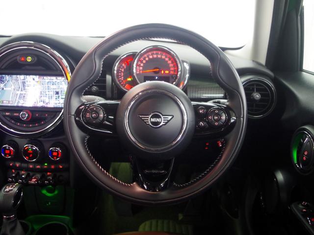 MINI クーパーD 60イヤーズエディション ブラウンレザーシート 純正ナビ バックカメラ クルーズコントロール ETC 前後障害物センサー コンフォートアクセス シートヒーター 衝突軽減ブレーキ Bluetooth 純正17インチアルミ(26枚目)