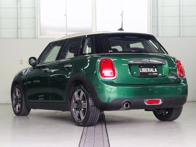 MINI クーパーD 60イヤーズエディション ブラウンレザーシート 純正ナビ バックカメラ クルーズコントロール ETC 前後障害物センサー コンフォートアクセス シートヒーター 衝突軽減ブレーキ Bluetooth 純正17インチアルミ(57枚目)