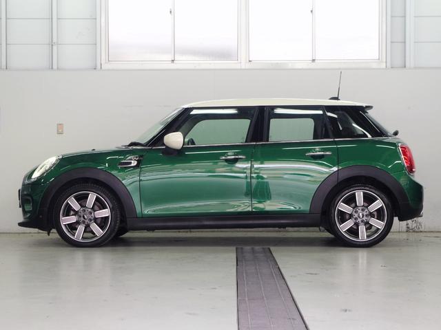 MINI クーパーD 60イヤーズエディション ブラウンレザーシート 純正ナビ バックカメラ クルーズコントロール ETC 前後障害物センサー コンフォートアクセス シートヒーター 衝突軽減ブレーキ Bluetooth 純正17インチアルミ(63枚目)