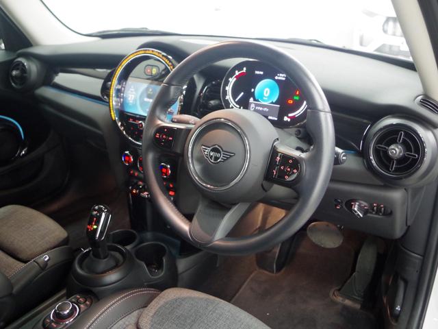 MINI クーパーD 純正ディスプレイオーディオ バックカメラ アップルカープレイ ドライブレコーダー前後カメラ コンフォートアクセス シートヒーター アンビエントライト レーンキープアシスト クルーズコントロール ETC(2枚目)