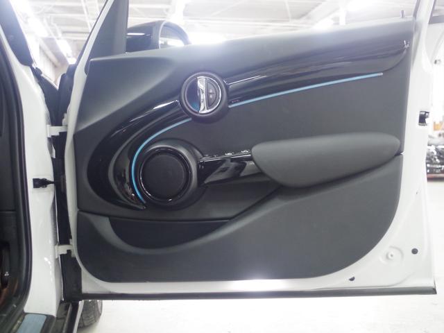 MINI クーパーD 純正ディスプレイオーディオ バックカメラ アップルカープレイ ドライブレコーダー前後カメラ コンフォートアクセス シートヒーター アンビエントライト レーンキープアシスト クルーズコントロール ETC(7枚目)