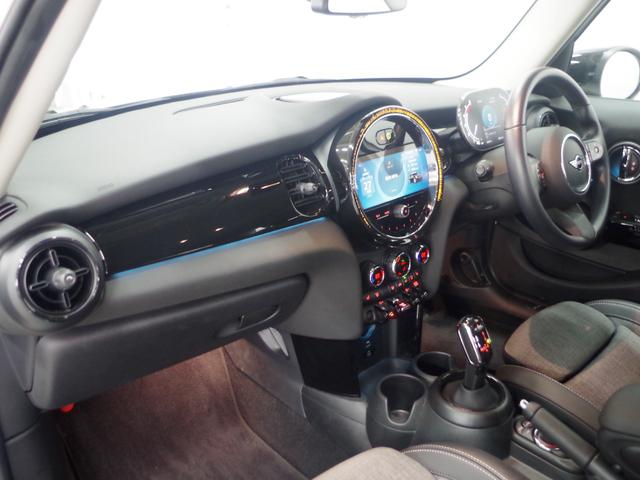 MINI クーパーD 純正ディスプレイオーディオ バックカメラ アップルカープレイ ドライブレコーダー前後カメラ コンフォートアクセス シートヒーター アンビエントライト レーンキープアシスト クルーズコントロール ETC(14枚目)