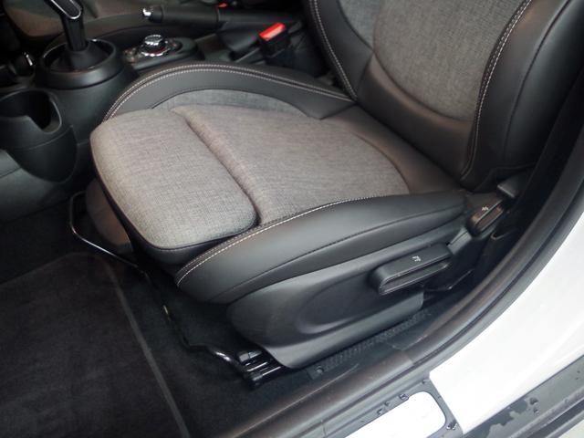 MINI クーパーD 純正ディスプレイオーディオ バックカメラ アップルカープレイ ドライブレコーダー前後カメラ コンフォートアクセス シートヒーター アンビエントライト レーンキープアシスト クルーズコントロール ETC(18枚目)