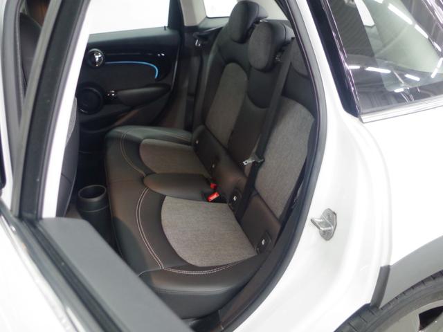 MINI クーパーD 純正ディスプレイオーディオ バックカメラ アップルカープレイ ドライブレコーダー前後カメラ コンフォートアクセス シートヒーター アンビエントライト レーンキープアシスト クルーズコントロール ETC(20枚目)