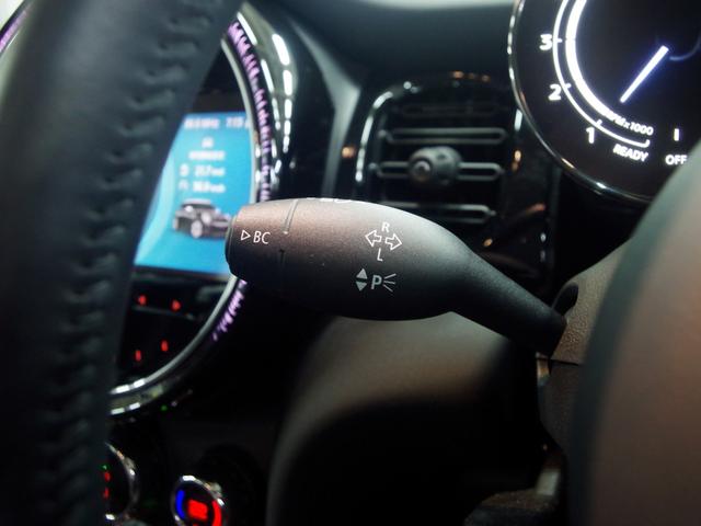 MINI クーパーD 純正ディスプレイオーディオ バックカメラ アップルカープレイ ドライブレコーダー前後カメラ コンフォートアクセス シートヒーター アンビエントライト レーンキープアシスト クルーズコントロール ETC(29枚目)