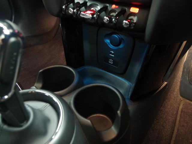 MINI クーパーD 純正ディスプレイオーディオ バックカメラ アップルカープレイ ドライブレコーダー前後カメラ コンフォートアクセス シートヒーター アンビエントライト レーンキープアシスト クルーズコントロール ETC(44枚目)