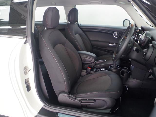 ＭＩＮＩ ヴィクトリア　ワンオーナー車　ディーラー車　禁煙　純正ナビ　バックカメラ　ＬＥＤヘッドライト　ユニオンジャックテールライト　Ｂｌｕｅｔｏｏｔｈ接続　ドライブレコーダー　センターアームレスト　プッシュスタート　ＥＴＣ（3枚目）