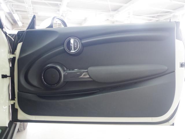 ＭＩＮＩ ヴィクトリア　ワンオーナー車　ディーラー車　禁煙　純正ナビ　バックカメラ　ＬＥＤヘッドライト　ユニオンジャックテールライト　Ｂｌｕｅｔｏｏｔｈ接続　ドライブレコーダー　センターアームレスト　プッシュスタート　ＥＴＣ（9枚目）