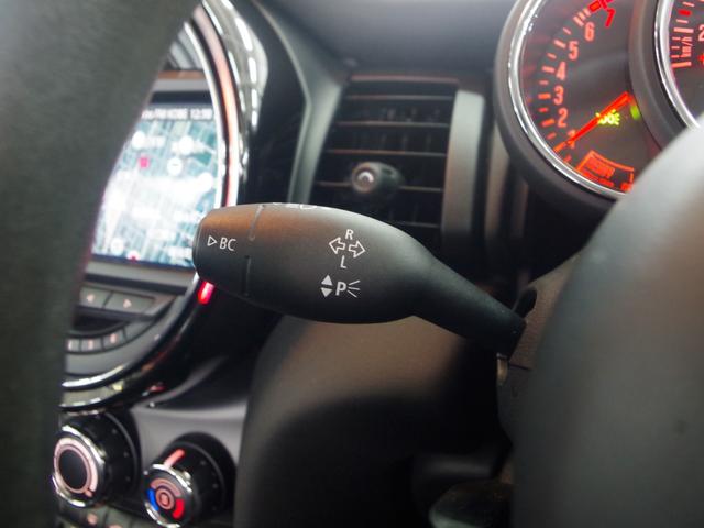 ＭＩＮＩ ヴィクトリア　ワンオーナー車　ディーラー車　禁煙　純正ナビ　バックカメラ　ＬＥＤヘッドライト　ユニオンジャックテールライト　Ｂｌｕｅｔｏｏｔｈ接続　ドライブレコーダー　センターアームレスト　プッシュスタート　ＥＴＣ（27枚目）