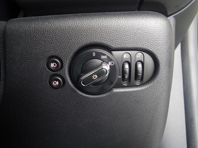 ＭＩＮＩ ヴィクトリア　ワンオーナー車　ディーラー車　禁煙　純正ナビ　バックカメラ　ＬＥＤヘッドライト　ユニオンジャックテールライト　Ｂｌｕｅｔｏｏｔｈ接続　ドライブレコーダー　センターアームレスト　プッシュスタート　ＥＴＣ（29枚目）