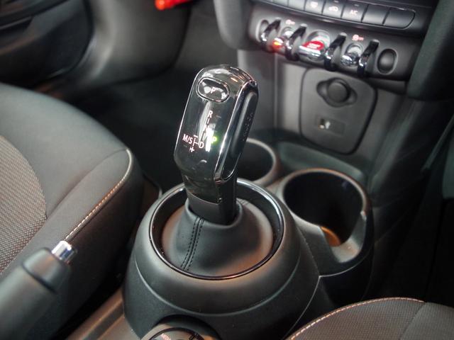 ＭＩＮＩ ヴィクトリア　ワンオーナー車　ディーラー車　禁煙　純正ナビ　バックカメラ　ＬＥＤヘッドライト　ユニオンジャックテールライト　Ｂｌｕｅｔｏｏｔｈ接続　ドライブレコーダー　センターアームレスト　プッシュスタート　ＥＴＣ（35枚目）