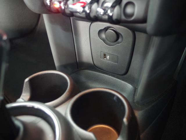 ＭＩＮＩ ヴィクトリア　ワンオーナー車　ディーラー車　禁煙　純正ナビ　バックカメラ　ＬＥＤヘッドライト　ユニオンジャックテールライト　Ｂｌｕｅｔｏｏｔｈ接続　ドライブレコーダー　センターアームレスト　プッシュスタート　ＥＴＣ（36枚目）