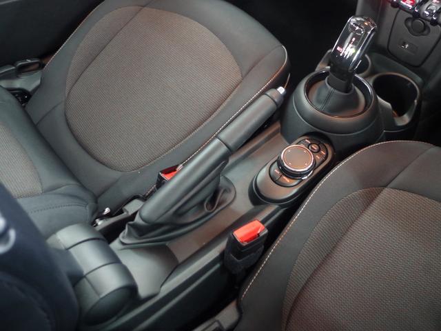 ＭＩＮＩ ヴィクトリア　ワンオーナー車　ディーラー車　禁煙　純正ナビ　バックカメラ　ＬＥＤヘッドライト　ユニオンジャックテールライト　Ｂｌｕｅｔｏｏｔｈ接続　ドライブレコーダー　センターアームレスト　プッシュスタート　ＥＴＣ（40枚目）