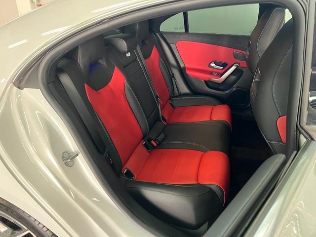 ＣＬＡクラス ＣＬＡ２００ｄ　パノラマＳＲ　ＡＭＧレザーエクスクルーシブＰＫＧ　アドバンスドＰＫＧ　レーダーセーフティＰＫＧ　ＭＢＵＸ　マルチカラーアンビエントライト　ＨＵＤ　ワイヤレスチャージング　純正ナビ　全方位カメラ　ＥＴＣ（8枚目）