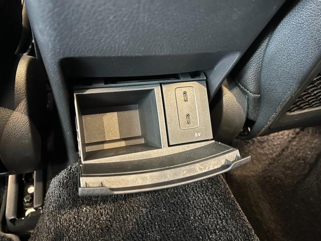 ＣＬＡクラス ＣＬＡ２００ｄ　パノラマＳＲ　ＡＭＧレザーエクスクルーシブＰＫＧ　アドバンスドＰＫＧ　レーダーセーフティＰＫＧ　ＭＢＵＸ　マルチカラーアンビエントライト　ＨＵＤ　ワイヤレスチャージング　純正ナビ　全方位カメラ　ＥＴＣ（21枚目）