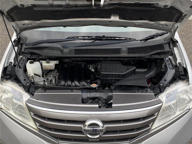 セレナ ２０Ｘ　Ｓ－ハイブリッド　純正ＳＤナビ　フルセグ／ＣＤ／ＤＶＤ／Ｂｌｕｅｔｏｏｔｈ／ＳＤ／ＵＳＢ　バックカメラ　左パワースライドドア　ＨＩＤヘッドライト（8枚目）