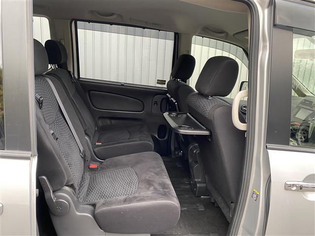 セレナ ２０Ｘ　Ｓ－ハイブリッド　純正ＳＤナビ　フルセグ／ＣＤ／ＤＶＤ／Ｂｌｕｅｔｏｏｔｈ／ＳＤ／ＵＳＢ　バックカメラ　左パワースライドドア　ＨＩＤヘッドライト（17枚目）