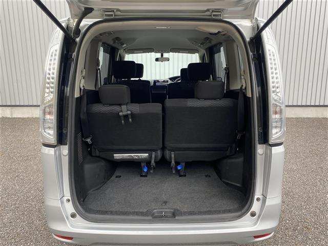 セレナ ２０Ｘ　Ｓ－ハイブリッド　純正ＳＤナビ　フルセグ／ＣＤ／ＤＶＤ／Ｂｌｕｅｔｏｏｔｈ／ＳＤ／ＵＳＢ　バックカメラ　左パワースライドドア　ＨＩＤヘッドライト（20枚目）