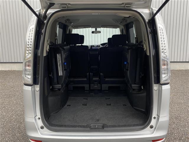 セレナ ２０Ｘ　Ｓ－ハイブリッド　純正ＳＤナビ　フルセグ／ＣＤ／ＤＶＤ／Ｂｌｕｅｔｏｏｔｈ／ＳＤ／ＵＳＢ　バックカメラ　左パワースライドドア　ＨＩＤヘッドライト（21枚目）