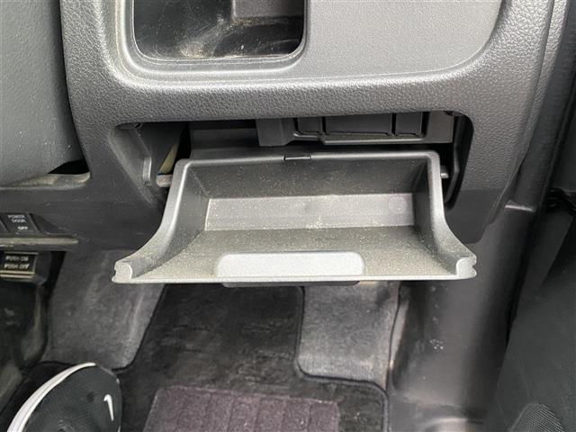 セレナ ２０Ｘ　Ｓ－ハイブリッド　純正ＳＤナビ　フルセグ／ＣＤ／ＤＶＤ／Ｂｌｕｅｔｏｏｔｈ／ＳＤ／ＵＳＢ　バックカメラ　左パワースライドドア　ＨＩＤヘッドライト（29枚目）