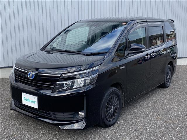 ヴォクシー ハイブリッドＶ　社外ＳＤ９インチナビ　フルセグ／ＣＤ／ＤＶＤ／Ｂｌｕｅｔｏｏｔｈ／ＳＤ　バックカメラ　ＬＥＤヘッドライト　シートヒーター　衝突軽減ブレーキ　両側パワースライドドア（3枚目）