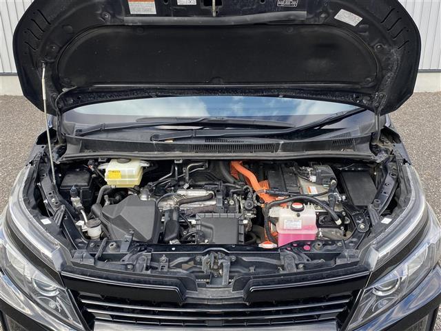 ヴォクシー ハイブリッドＶ　社外ＳＤ９インチナビ　フルセグ／ＣＤ／ＤＶＤ／Ｂｌｕｅｔｏｏｔｈ／ＳＤ　バックカメラ　ＬＥＤヘッドライト　シートヒーター　衝突軽減ブレーキ　両側パワースライドドア（8枚目）