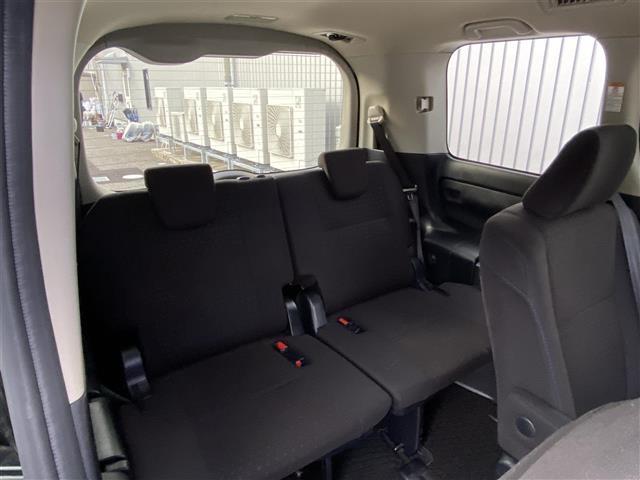 ヴォクシー ハイブリッドＶ　社外ＳＤ９インチナビ　フルセグ／ＣＤ／ＤＶＤ／Ｂｌｕｅｔｏｏｔｈ／ＳＤ　バックカメラ　ＬＥＤヘッドライト　シートヒーター　衝突軽減ブレーキ　両側パワースライドドア（16枚目）