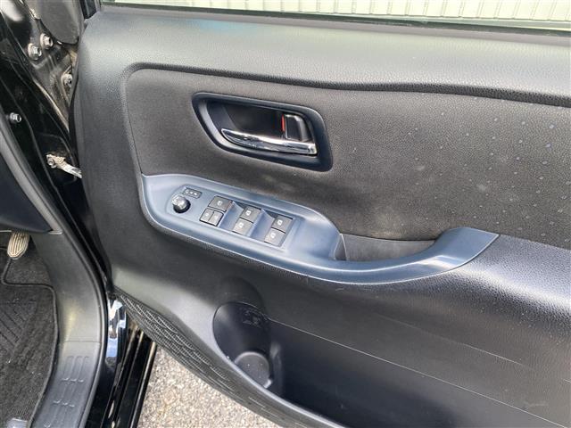 ヴォクシー ハイブリッドＶ　社外ＳＤ９インチナビ　フルセグ／ＣＤ／ＤＶＤ／Ｂｌｕｅｔｏｏｔｈ／ＳＤ　バックカメラ　ＬＥＤヘッドライト　シートヒーター　衝突軽減ブレーキ　両側パワースライドドア（34枚目）