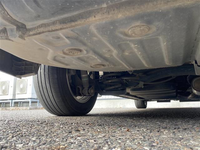 ヴォクシー ハイブリッドＶ　社外ＳＤ９インチナビ　フルセグ／ＣＤ／ＤＶＤ／Ｂｌｕｅｔｏｏｔｈ／ＳＤ　バックカメラ　ＬＥＤヘッドライト　シートヒーター　衝突軽減ブレーキ　両側パワースライドドア（35枚目）