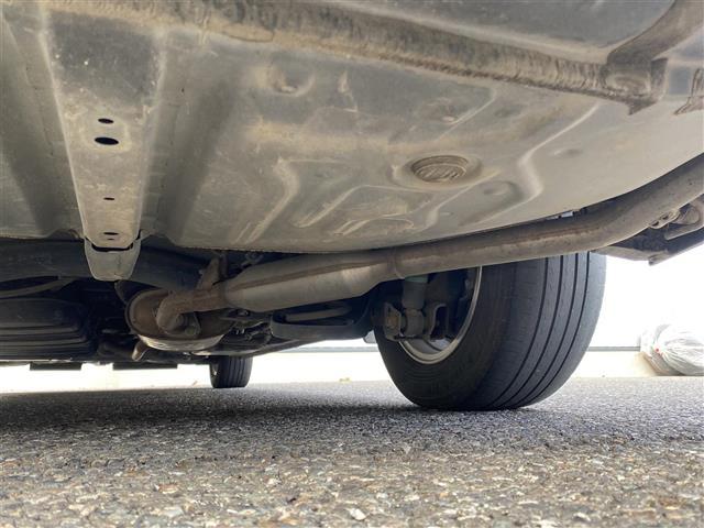 ヴォクシー ハイブリッドＶ　社外ＳＤ９インチナビ　フルセグ／ＣＤ／ＤＶＤ／Ｂｌｕｅｔｏｏｔｈ／ＳＤ　バックカメラ　ＬＥＤヘッドライト　シートヒーター　衝突軽減ブレーキ　両側パワースライドドア（36枚目）