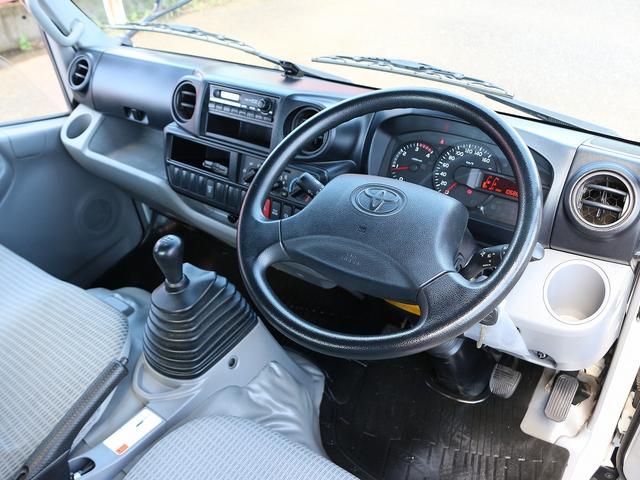セミロングフルジャストロー 4WD 2000キロ積載 全低床 平ボディ かるがるゲート 5MT 左電格ミラー 荷台内寸357-180-38 スペアキー2本 アシストアイドルアップ 最大積載量2000キロ 車両総重量4865キロ(28枚目)