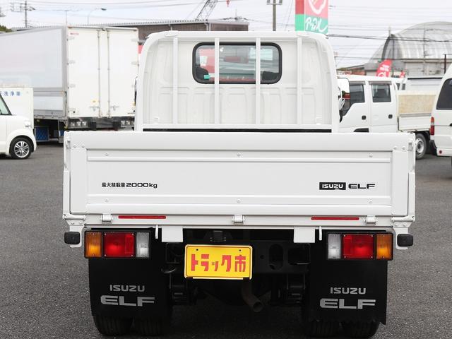 フルフラットロー　２ｔ　４ＷＤ　２ＲＧ－ＮＫＳ８８Ａ　平ボディ　ＡＥＢＳカメラ　衝突軽減ブレーキ　車線逸脱警報装置　５ＭＴ　ＨＳＡ　キーレス　左電動格納ミラー　１０尺　３方開　テールゲートチェーン　車両総重量４６６５ｋ(3枚目)