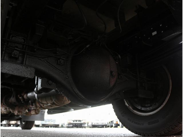 ダイナトラック 　３ｔ　ワイドロング　４ＷＤ　５ＭＴ　プリクラッシュセーフティ　荷台寸４３６／２１０　荷台鉄板張り　ロープ穴３対　ＴＲＣ　ＥＴＣ　スペアキー　衝突軽減ブレーキ　車線逸脱警報装置　車両総重量６４９５キロ（34枚目）