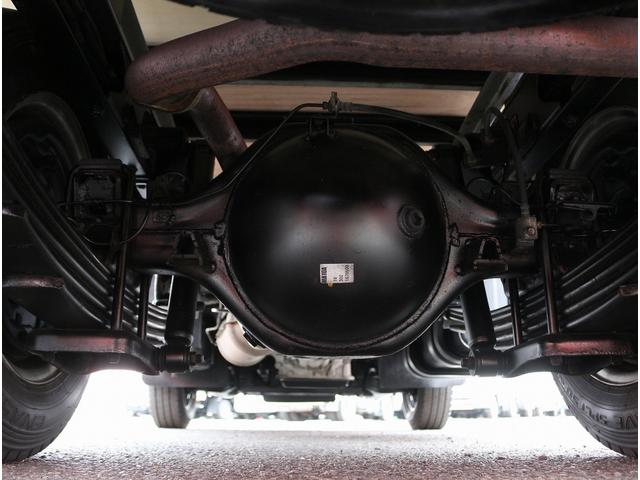 アトラストラック フルスーパーローＤＸ　２ｔ　フルスーパーロー　全低床　垂直パワーゲート　リフト能力６００キロ　６ＭＴ　ＥＨＳ坂道発進補助装置　メモリーナビ　ＥＴＣ　左電動格納ミラ　キーレス＆スペアキ　新明和製リフト　車両総重量４４６５キロ（40枚目）