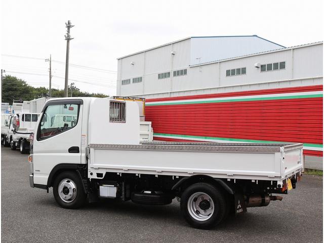 キャンター 全低床 2t 全低床 平ボディ 5MT 衝突軽減ブレーキ 車線逸脱警報装置 トラクションコントロール メッキパーツ付き 左電動格納ミラー ETC 荷台寸312/161/38 車両総重量4385キロ(13枚目)