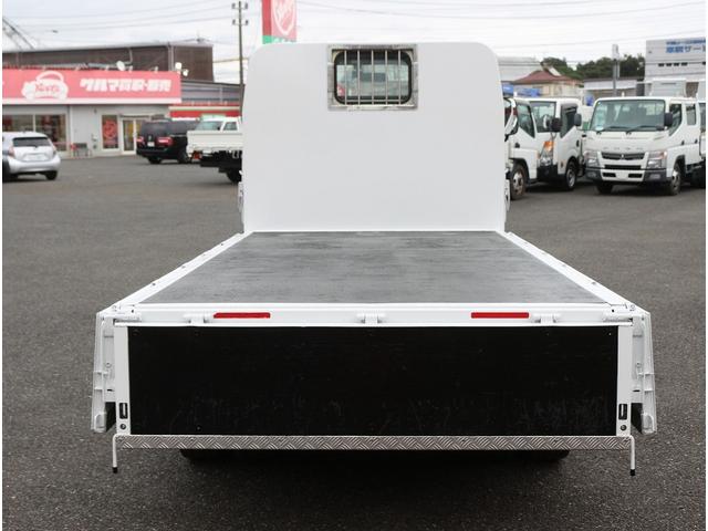 キャンター 全低床 2t 全低床 平ボディ 5MT 衝突軽減ブレーキ 車線逸脱警報装置 トラクションコントロール メッキパーツ付き 左電動格納ミラー ETC 荷台寸312/161/38 車両総重量4385キロ(21枚目)