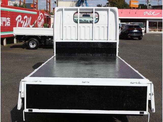 アトラストラック フルスーパーローDX 1.5トン積 平ボディ三方開 10尺 5速MT3ペダル 坂道発進補助装置 電格ミラー フォグランプ バイザーマット ETC 荷台寸法310-160-32 車両総重量3515K(25枚目)