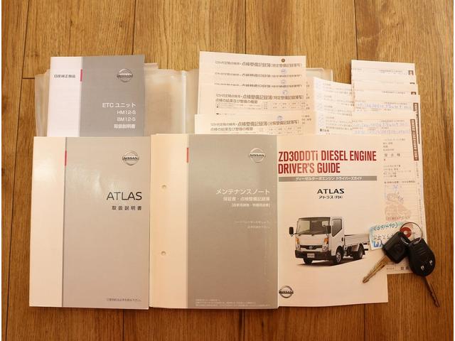 アトラストラック フルスーパーローDX 1.5トン積 平ボディ三方開 10尺 5速MT3ペダル 坂道発進補助装置 電格ミラー フォグランプ バイザーマット ETC 荷台寸法310-160-32 車両総重量3515K(60枚目)