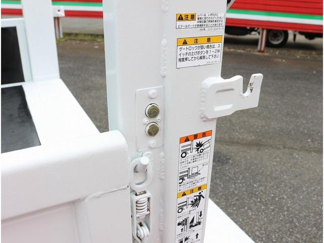 キャンター Wキャブ Wキャブ 垂直パワーゲート 4WD車 1.2トン積 6人乗 外SDナビ フルセグTV バックモニター ETC レーンアシスト 坂道発進補助 Rヒーター ミラーヒーター 新明和製PG 600K(72枚目)