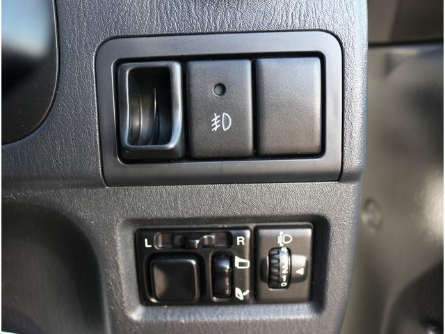 ジムニー ランドベンチャー　ワンオーナー　４ＷＤ　５速マニュアル　リフトＵＰ１インチ　モンスタースポーツサスペンション　レカロシート（純正シート車内積）　社外マフラー　キーレス＆予備キー　ＥＴＣ２．０　純正１６インチＡＷ（12枚目）