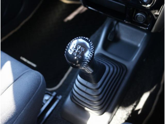 ジムニー ランドベンチャー　ワンオーナー　４ＷＤ　５速マニュアル　リフトＵＰ１インチ　モンスタースポーツサスペンション　レカロシート（純正シート車内積）　社外マフラー　キーレス＆予備キー　ＥＴＣ２．０　純正１６インチＡＷ（19枚目）