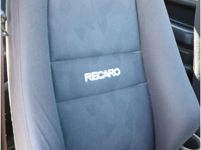 ジムニー ランドベンチャー　ワンオーナー　４ＷＤ　５速マニュアル　リフトＵＰ１インチ　モンスタースポーツサスペンション　レカロシート（純正シート車内積）　社外マフラー　キーレス＆予備キー　ＥＴＣ２．０　純正１６インチＡＷ（24枚目）