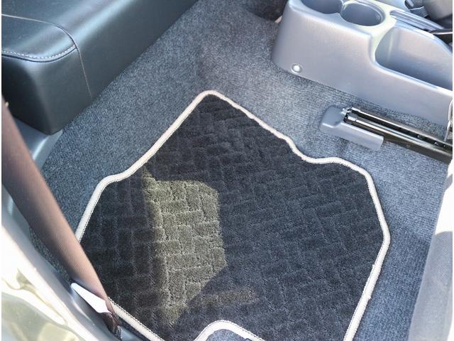 ジムニー ランドベンチャー　ワンオーナー　４ＷＤ　５速マニュアル　リフトＵＰ１インチ　モンスタースポーツサスペンション　レカロシート（純正シート車内積）　社外マフラー　キーレス＆予備キー　ＥＴＣ２．０　純正１６インチＡＷ（30枚目）