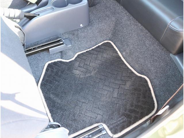 ジムニー ランドベンチャー　ワンオーナー　４ＷＤ　５速マニュアル　リフトＵＰ１インチ　モンスタースポーツサスペンション　レカロシート（純正シート車内積）　社外マフラー　キーレス＆予備キー　ＥＴＣ２．０　純正１６インチＡＷ（32枚目）