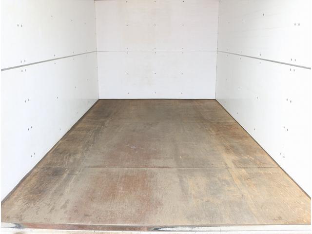 エルフトラック 10尺 観音開き ラッシングレール1段 90度ストッパー バックモニター付 坂道発進補助 左電格ミラー キーレス 荷箱寸312-177-212 最大積載量1500キロ 車両総重量4035キロ(22枚目)